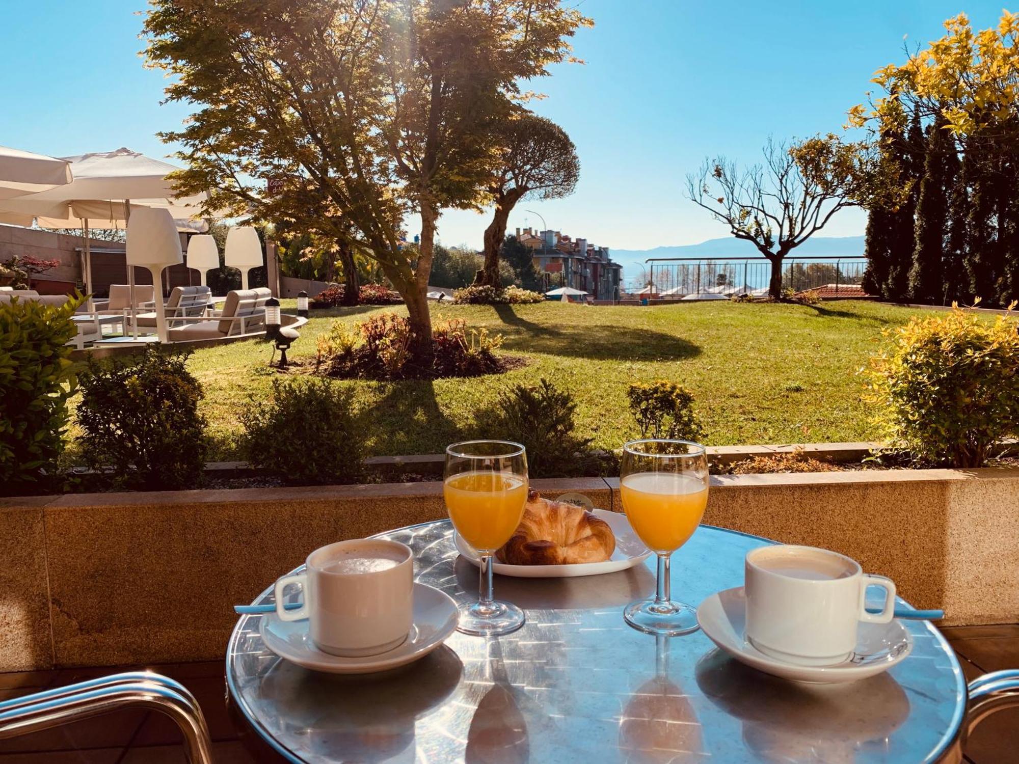 Apartamentos Esperanza Del Mar Portonovo Luaran gambar